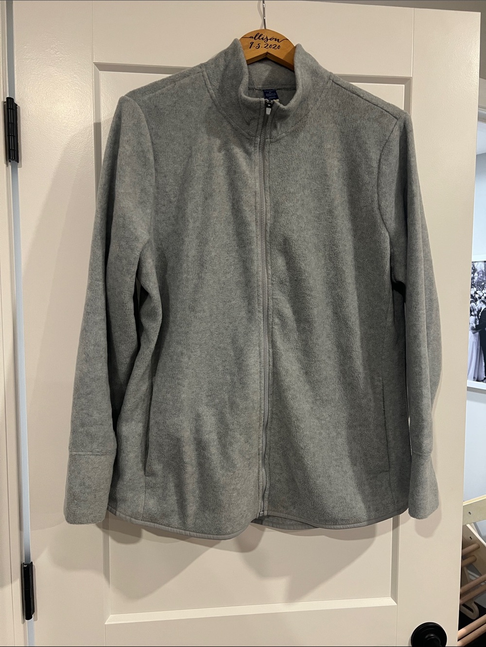 Old Navy Light Gray Women's Fleece Jacket - Full Zip